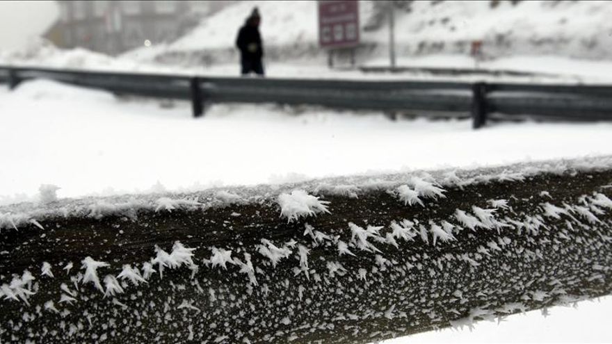 Bajada de temperaturas y nieve en la Sierra para dar la bienvenida al invierno en Madrid