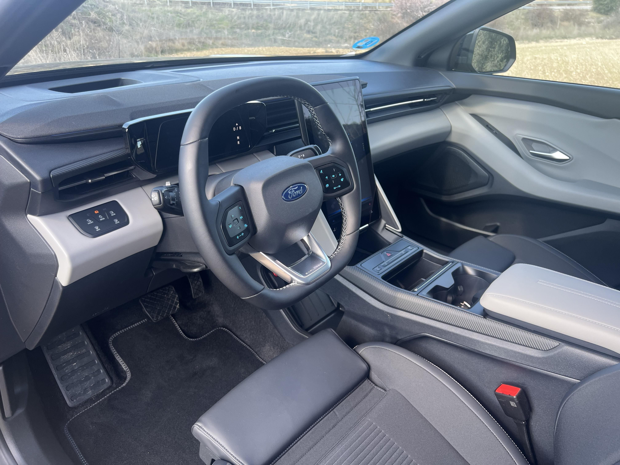 Puesto de conducción del Ford Explorer.