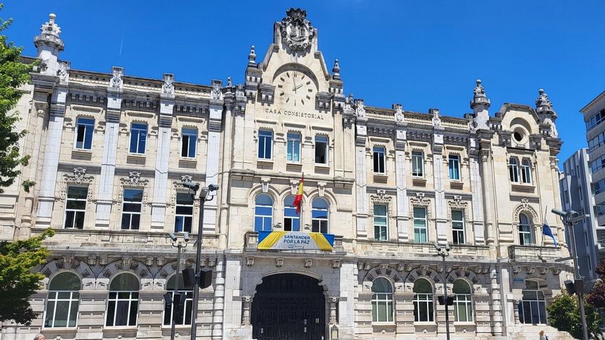 Archivo - Fachada del Ayuntamiento de Santander