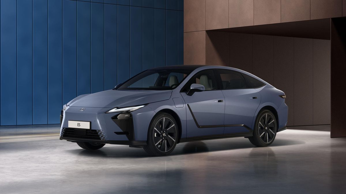 Así lucen el frontal y el costado del nuevo modelo de Lexus.