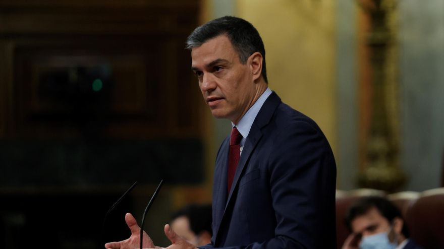 El presidente del Gobierno, Pedro Sánchez, comparece este miércoles en el Pleno del Congreso. EFE/Emilio Naranjo