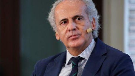 El consejero de Sanidad de la Comunidad de Madrid, Enrique Ruiz Escudero, y la presidenta madrileña, Isabel Díaz Ayuso.
