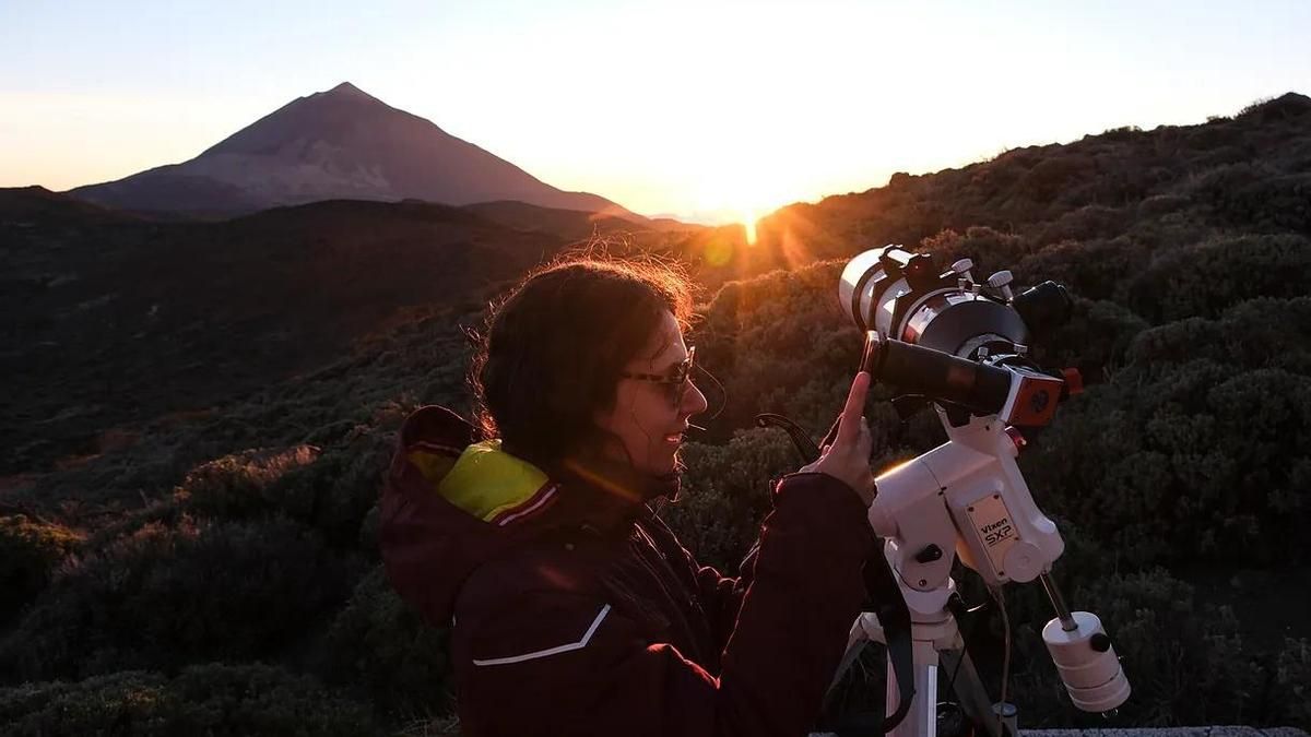 El eclipse del 12 de agosto convierte las gafas homologadas en un bien cotizado en Canarias
