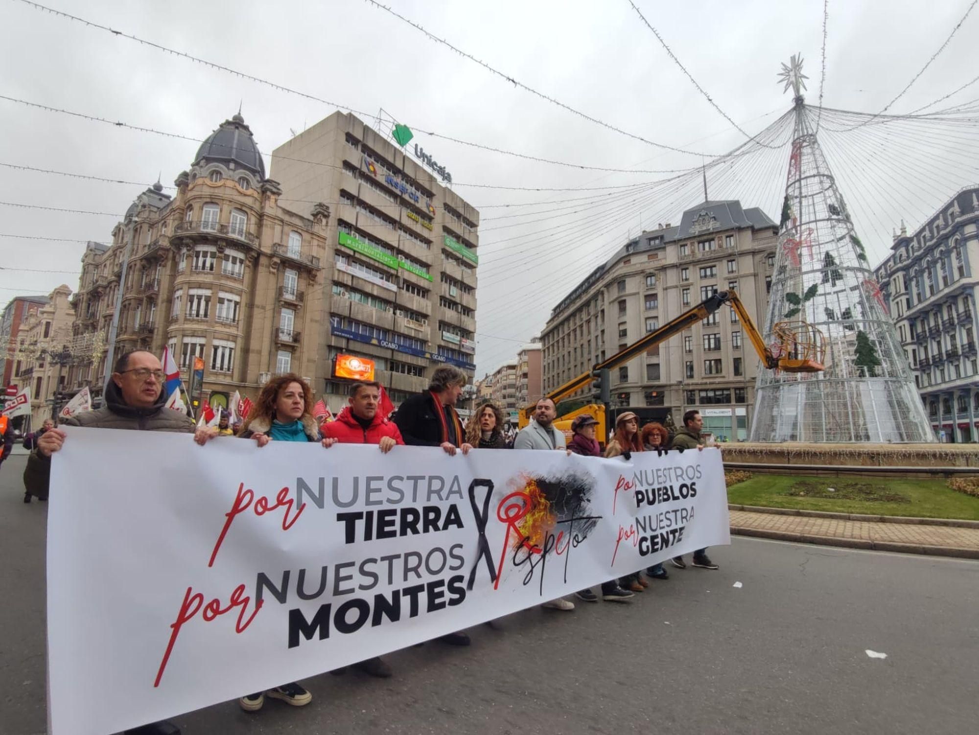 Manifestación en León contra las políticas de incendios forestales de la Junta