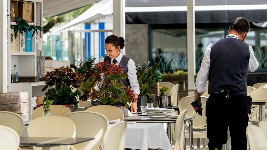 La Hostelería cántabra, "sorprendida" de que solo acudieran 70 de 7.000 parados del sector a una jornada en la que ofrecían empleos para el verano