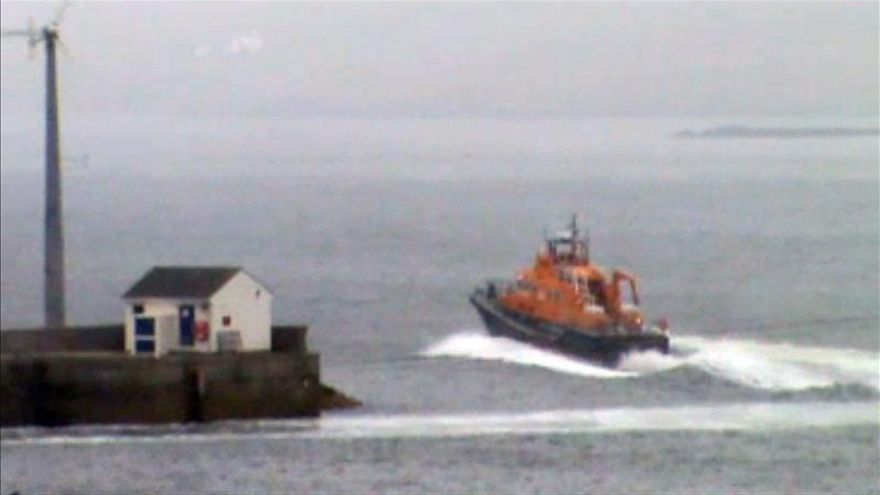 Hallan tres cuerpos y una persona está desaparecida en un accidente en Escocia