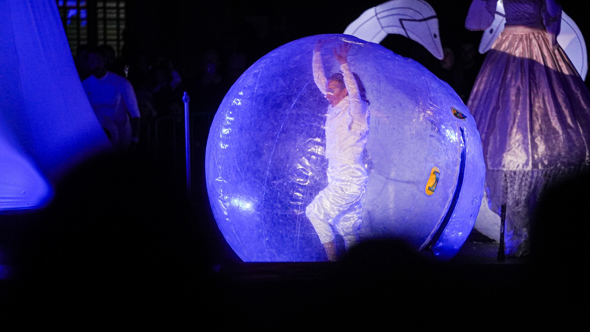 Espectáculo de acrobacias en la Corredera