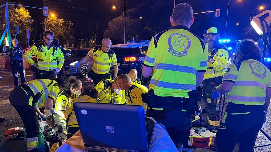 Atropellado en la Castellana frente al Bernabéu por varios vehículos y salvado por los servicios de Emergencias