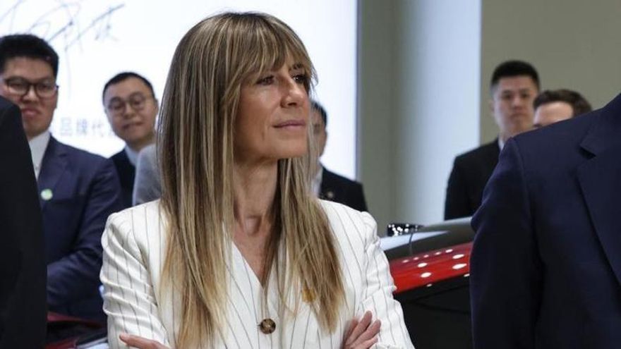 Peinado acusa a Begoña Gómez de quedarse con dinero de los patrocinios sin hallar una sola prueba en dos años