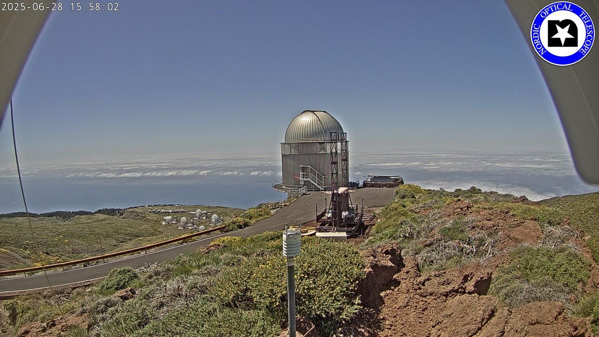 Imagen de las cumbres de La Palma captada en la tarde de este sábado de la webcam del Telescopio Óptico Nórdico (NOT por su siglas en inglés).