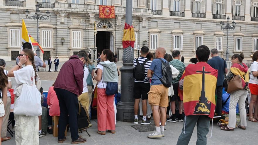 Los grupos que se oponen a la visita del Papa: "Hay pleitesía del sistema político español a un líder religioso"
