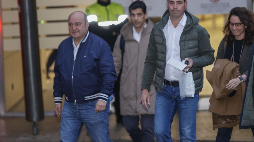 IMANOL PRADALES SALE DE URGENCIAS TRAS SER ATACADO CON GAS PIMIENTA