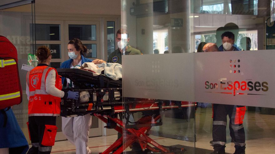 Los médicos vuelven a reclamar una tasa para los turistas que saturan la sanidad balear en verano: "Es mucha presión"