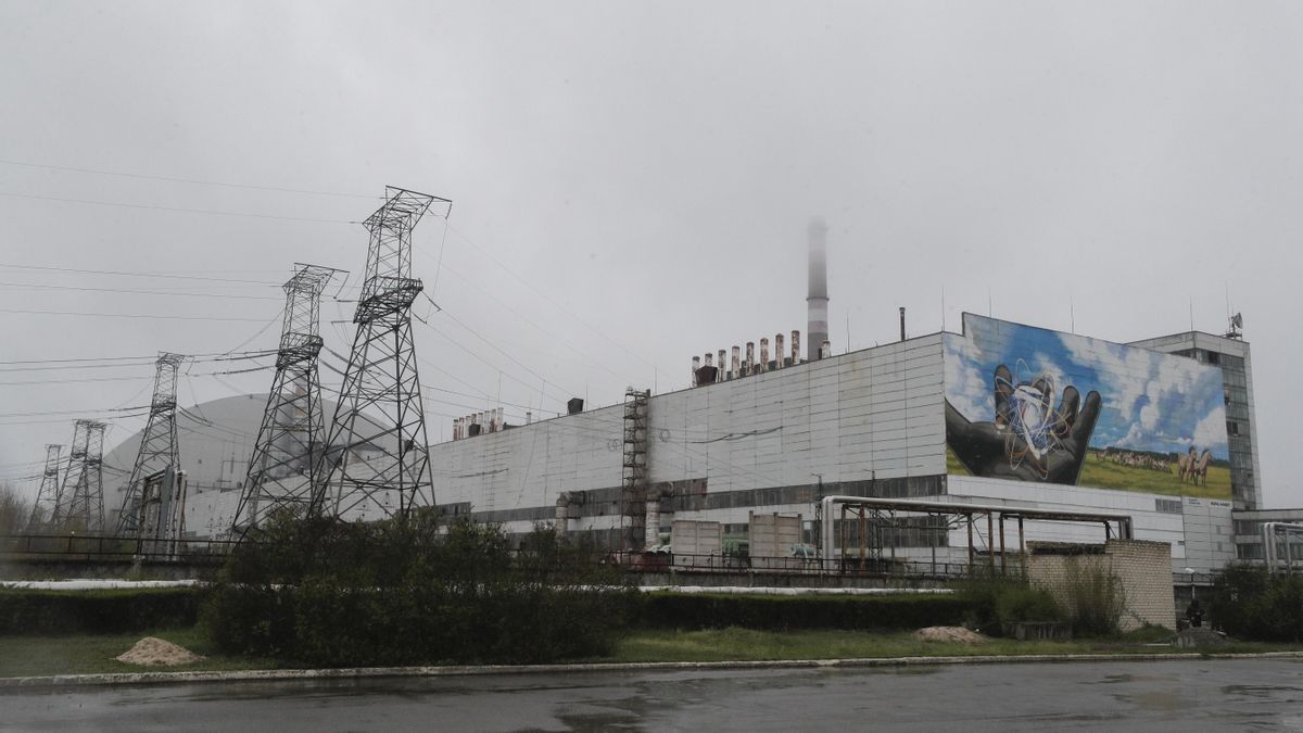 El OEIA alerta de que la cúpula de Chernóbil ha perdido capacidad para confinar la radiación tras los ataques en Ucrania