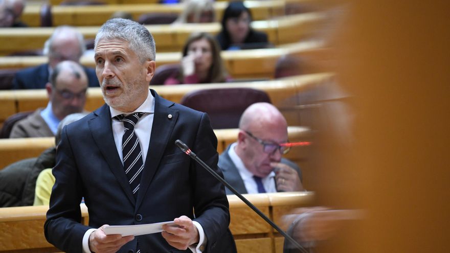 Archivo - El ministro de Interior, Fernando Grande-Marlaska, interviene durante un pleno en el Senado, a 19 de diciembre de 2023, en Madrid (España).