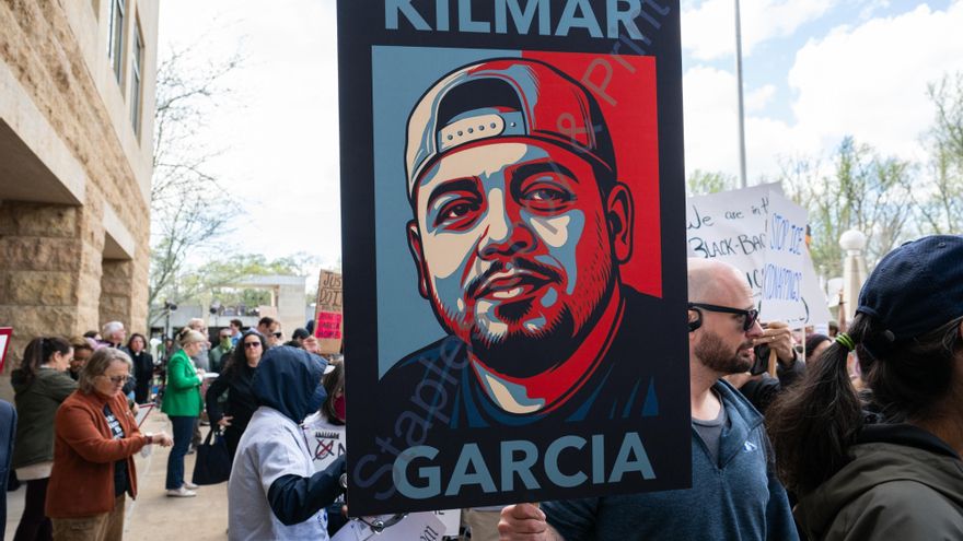 El salvadoreño Kilmar Abrego García es liberado de una cárcel de Estados Unidos