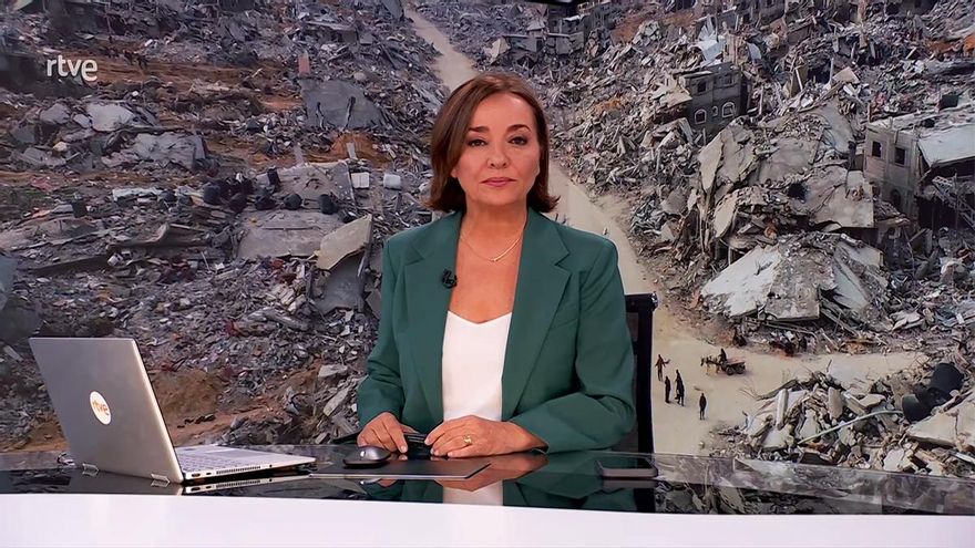 Cambio importante de RTVE: el 'Telediario' de Pepa Bueno prueba a emitirse en simulcast también en La 2