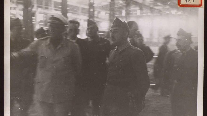 "Franco Visita la Constructora Naval de Reinosa".