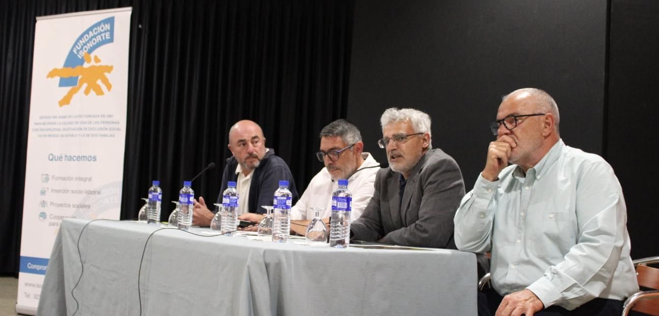 Encuentro organizado por Isonorte sobre la gallina canaria.
