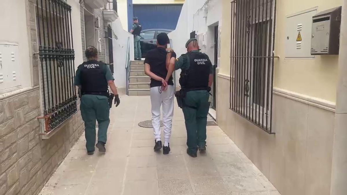 La Guardia Civil detiene a uno de los cuatro individuos presuntamente implicados en este caso