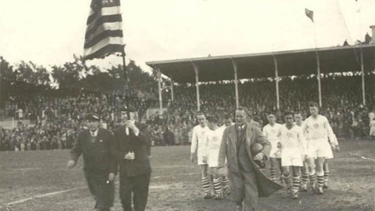 El partido inaugural: 76 años de historias que hablan más de los países anfitriones que de la competición