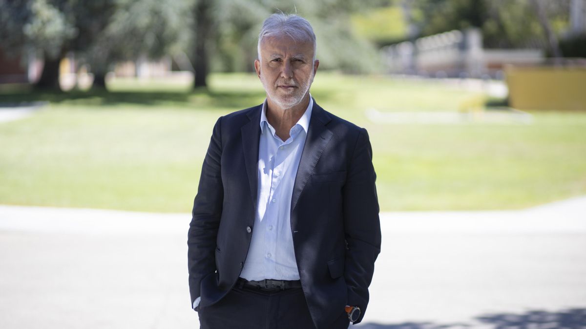 El ministro Ángel Víctor Torres, tras la entrevista con elDiario.es.