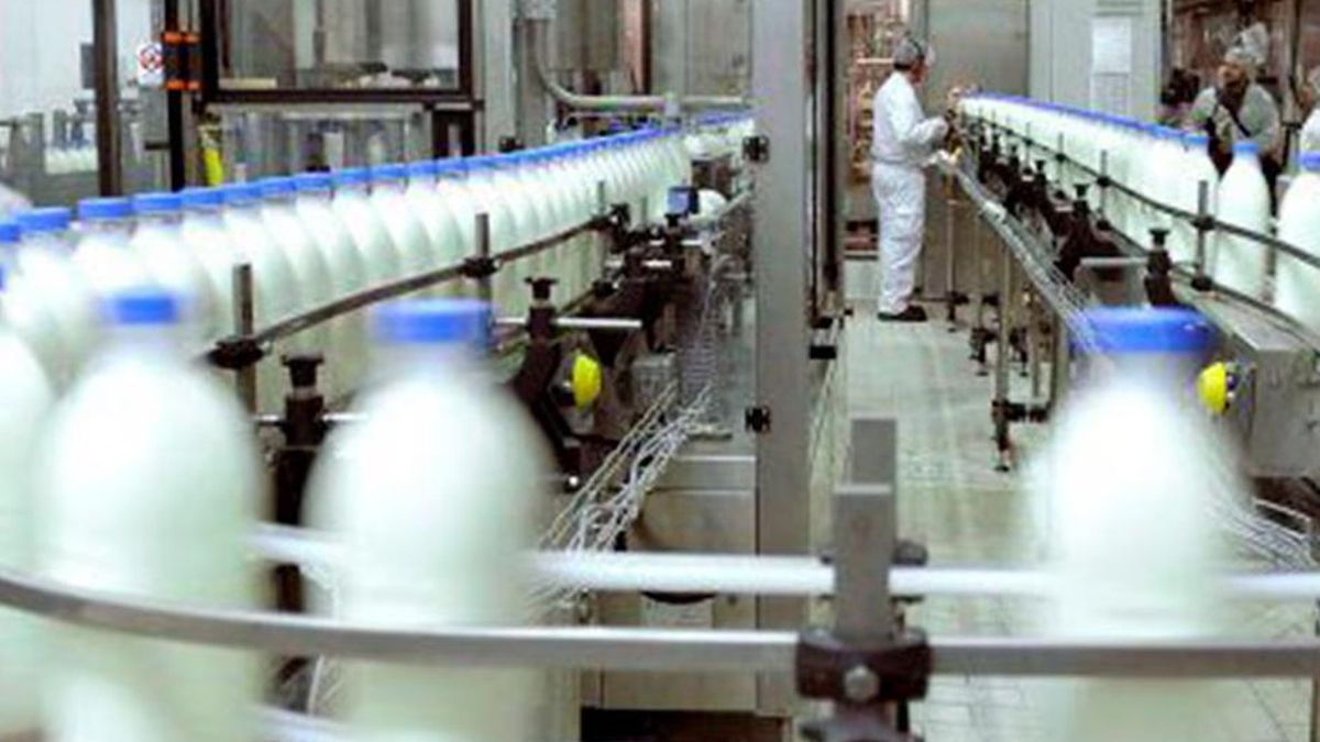 La debacle láctea se desarrolla en un contexto nacional de destrucción del empleo.