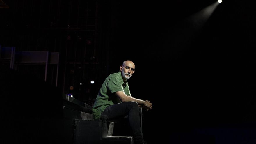 "En el teatro público hacemos milagros y se sigue adelante gracias a los funcionarios"