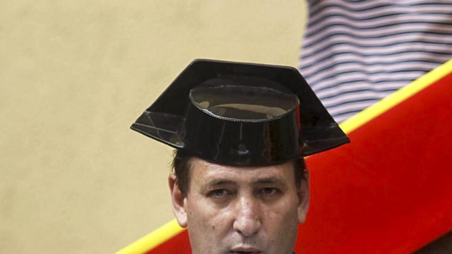 El coronel de la Guardia Civil cesado dirigía la Comandancia de Santa Cruz de Tenerife cuando se adjudicaron por 44.866 euros al menos siete obras bajo sospecha