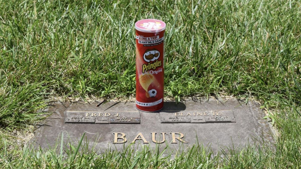 Fredric J. Baur pidió ser enterrado dentro de una lata de Pringles como homenaje personal