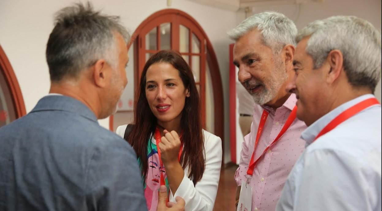 Torres, junto a Patricia Hernández, José Miguel Rodríguez Fraga y Aurelio Abreu. (ALEJANDRO RAMOS)