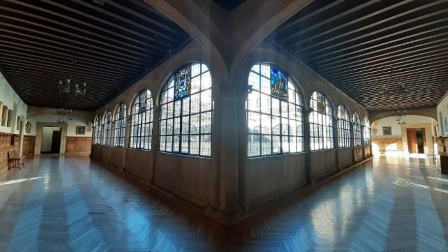 La galería conserva vidrieras de todas las comarcas de la provincia.