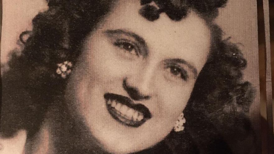 Araceli joven en una foto del álbum familiar.
