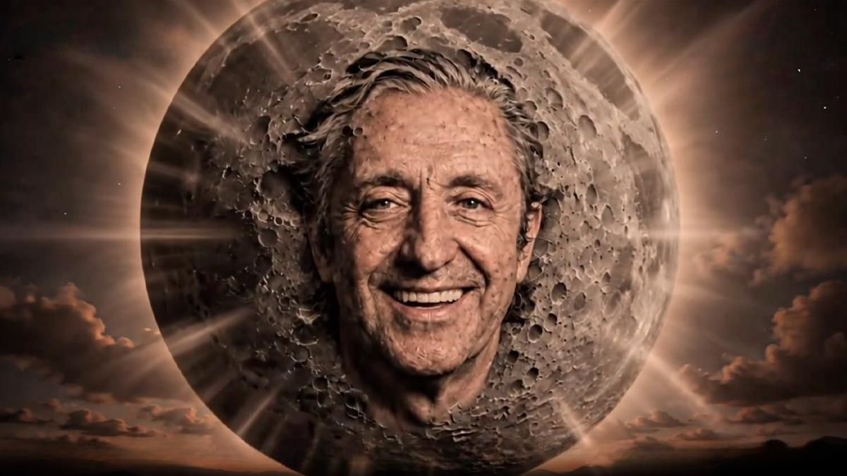 Pedrerol se 'convierte' en la Luna para promocionar la llegada de 'El Chiringuito' a Mediaset: "El verdadero eclipse"