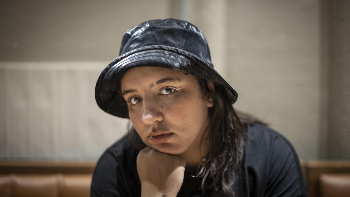 La rapera tiene menos de 30 años y muchos seguidores en redes sociales.