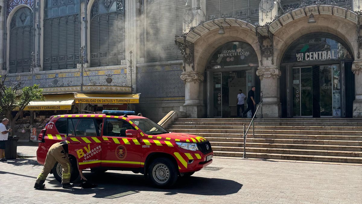 Desalojado el Mercat Central de València por un incendio en el sótano