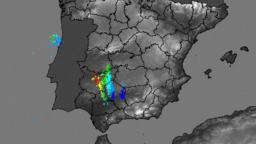Más de mil rayos cayeron  este miércoles en Extremadura