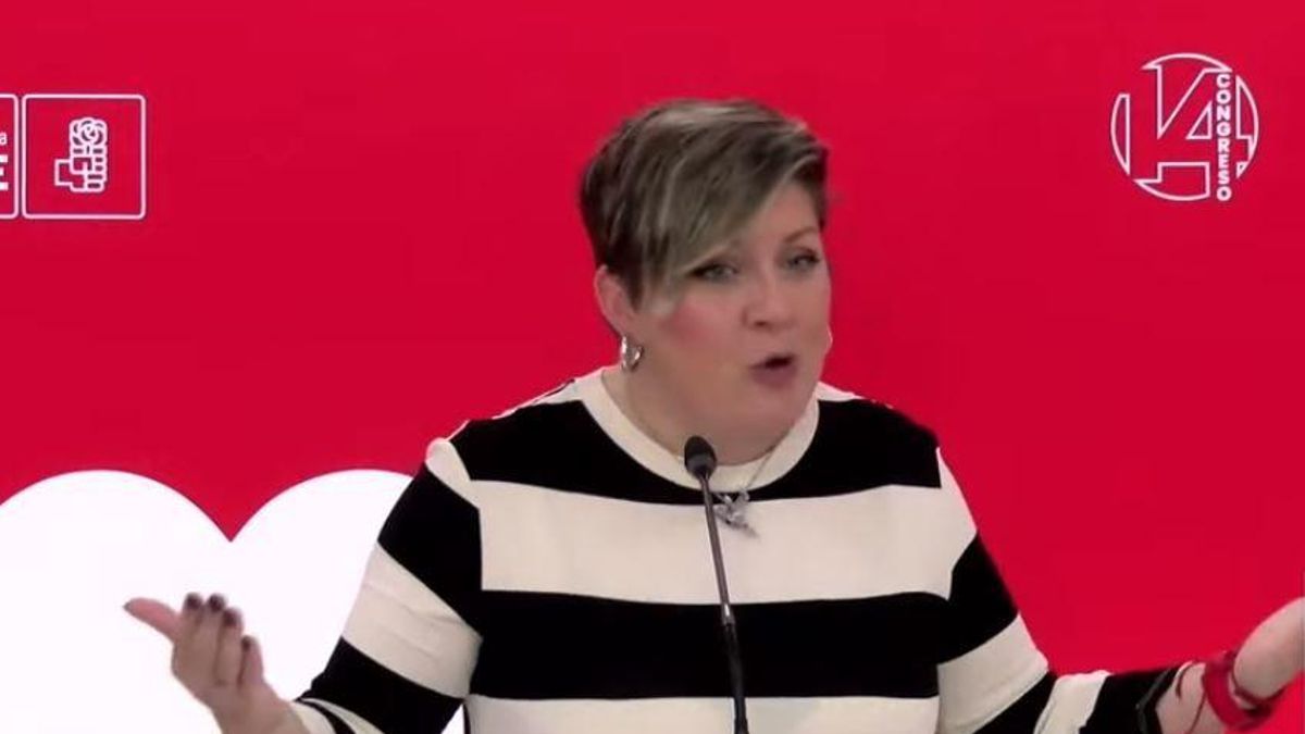La portavoz del PSOE de Extremadura, Soraya Vega, en rueda de prensa en Mérida