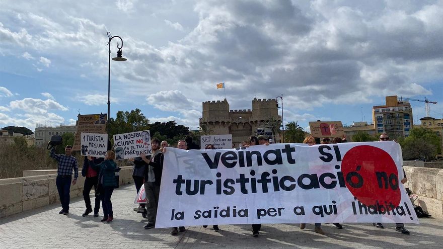Vecinos del barrio de la Saïdia en València se manifiestan contra la turistificación: "Avanza vorazmente"