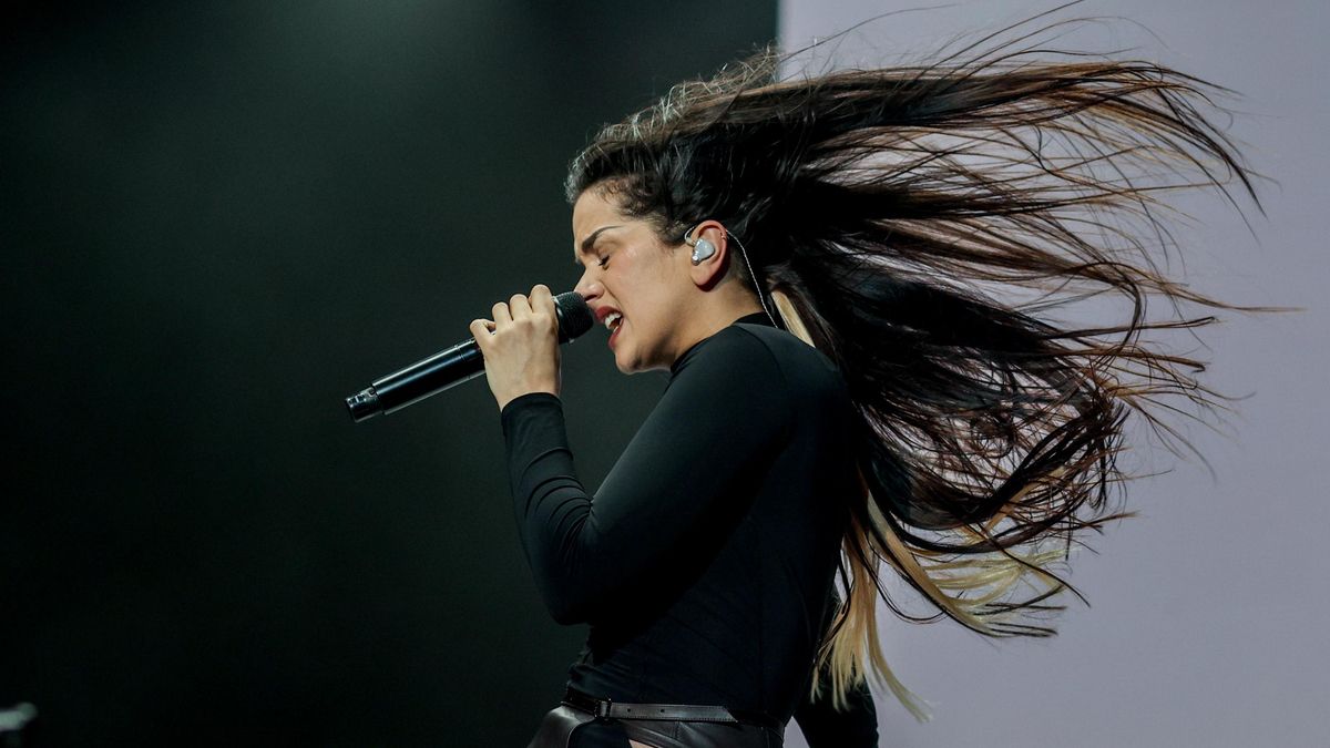La cantante Rosalía, durante su concierto en el Primavera Sound 2023