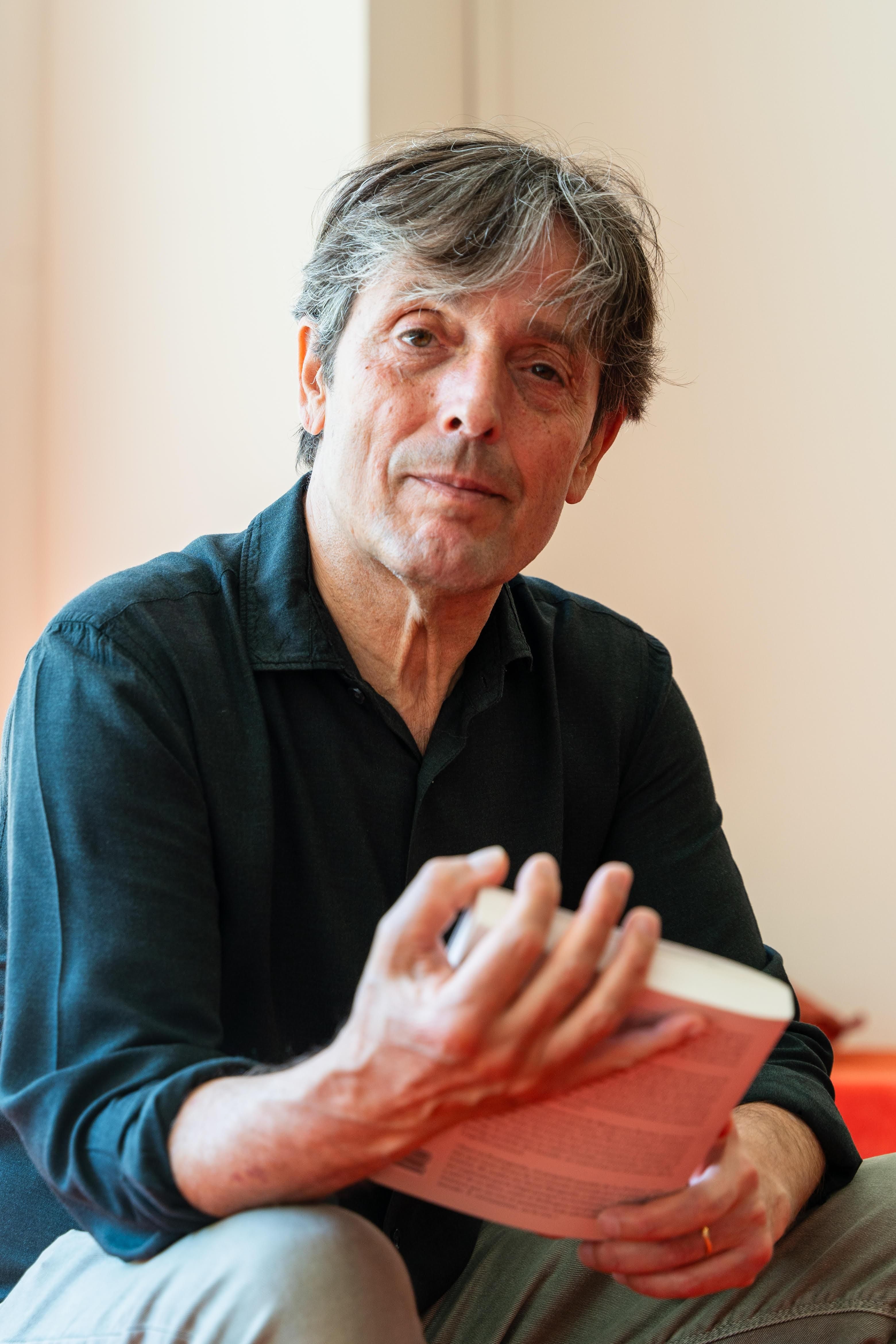 Retrato de Carlos Ruiz Caballero, en una foto de Daniel Ruiz.