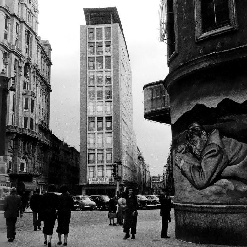 Edificio de Callao 5, cuando lo ocupaba la primera sede de Galerías Preciados