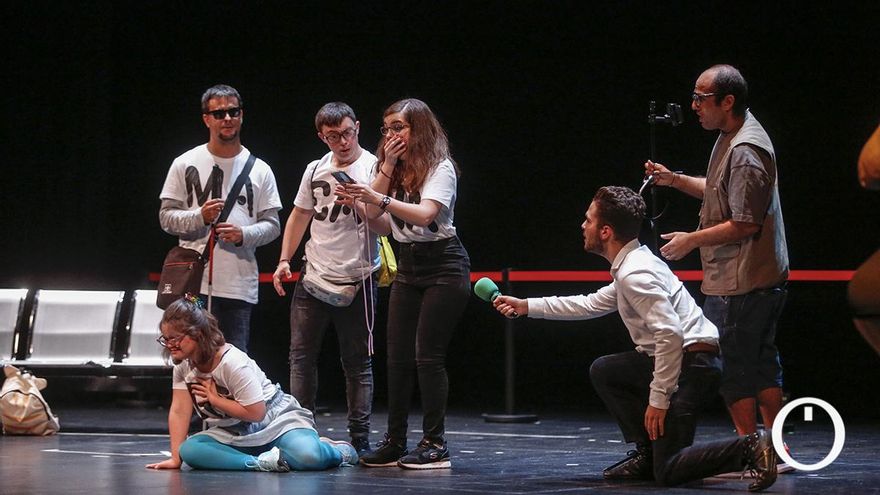 El estreno de ‘Ni China, ni pasas ni Gabbana’ de la Escuela de Teatro Inclusivo, en imágenes