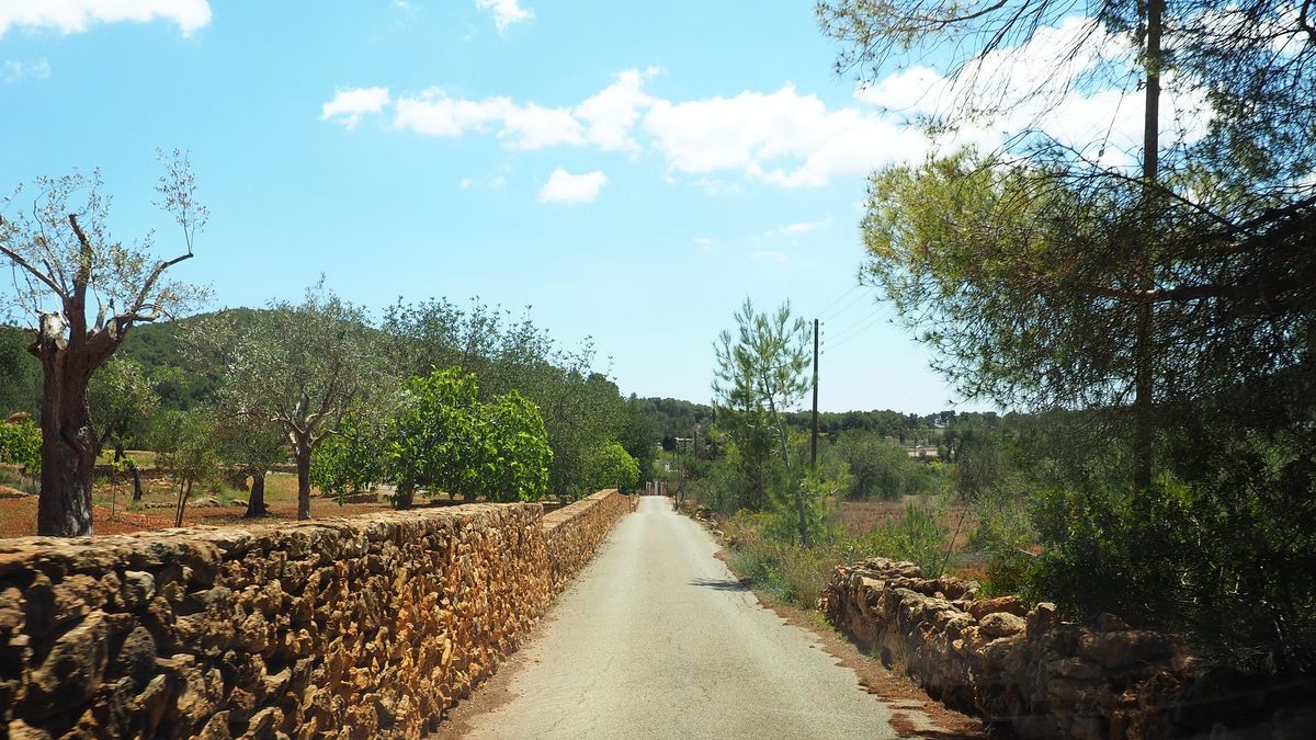 Santa Eulària aprobará definitivamente el primer catálogo de caminos de Eivissa tras documentar más de 330 kilómetros de territorio