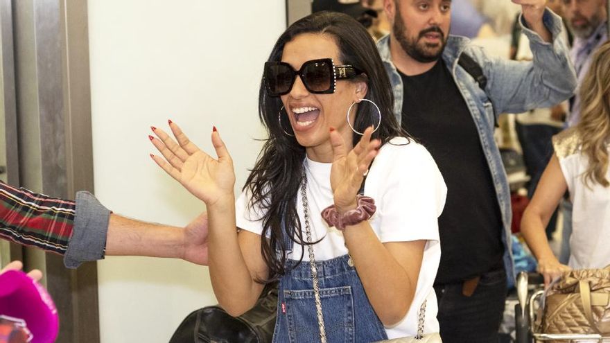 Chanel, en su llegada al aeropuerto