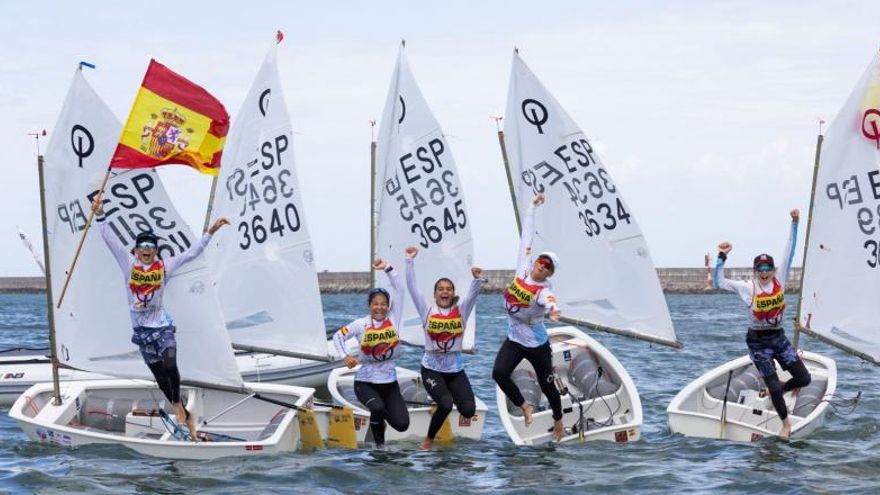 Marta Mansito, campeona del mundo de Optimist por equipos con España