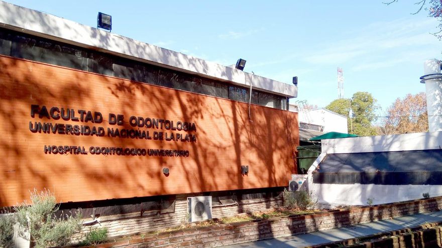 Apartan a los profesores denunciados por abusos sexual y de poder en la Facultad de Odontología de La Plata
