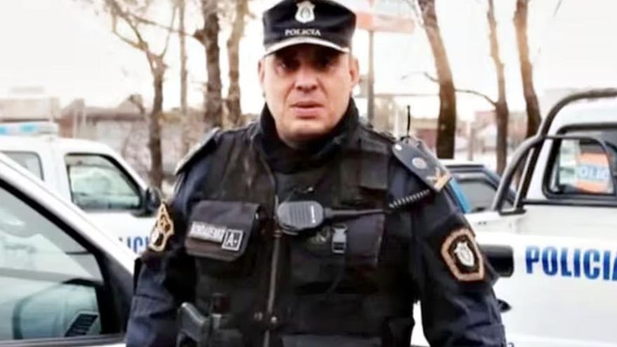 Kicillof suspendió a policías de la Bonaerense tras la candidatura libertaria del excomisario Bondarenko