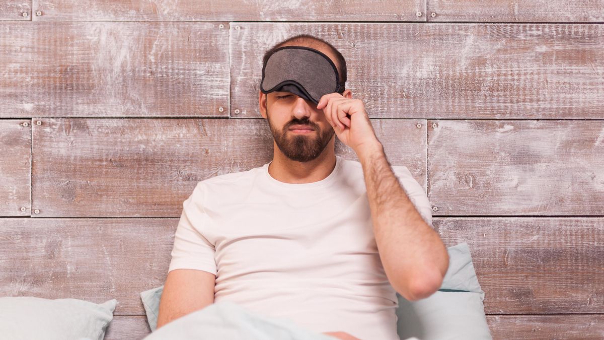 Por qué despertamos cansados por el calor, según un experto: "El cerebro necesita que la temperatura descienda”