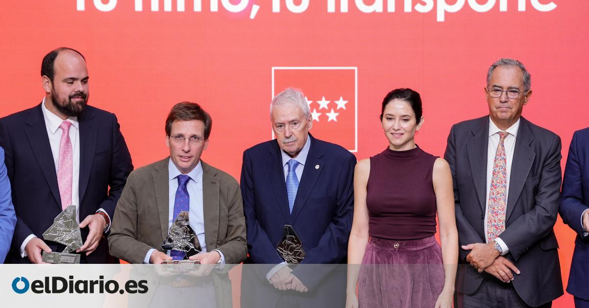 Ayuso afirma que el Metro de Madrid es el transporte “más querido” en plena polémica por las aglomeraciones